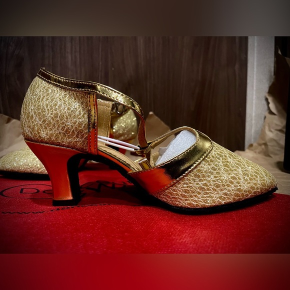 DONATED! Gold Felt Bottom Dance Shoes - Picture 1 of 6